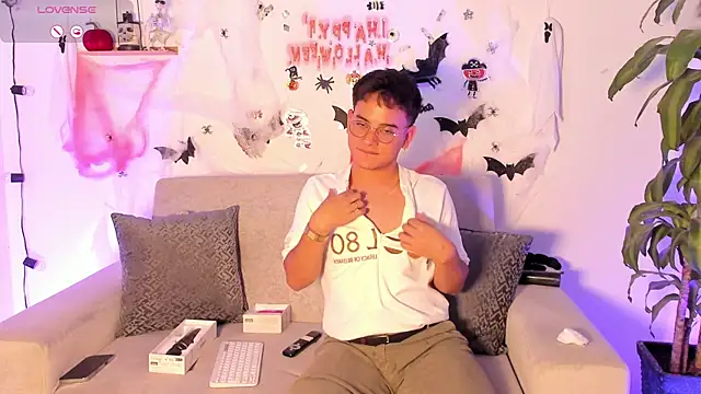 Young Ben online show from October 24, 1:04 am