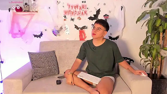 Young Ben online show from October 25, 11:49 pm