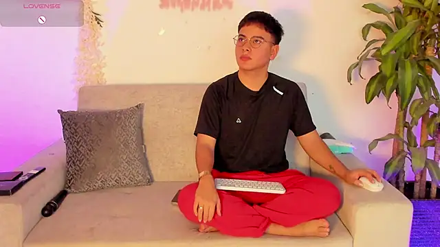 Young Ben online show from November 4, 3:49 pm