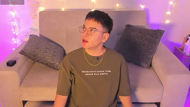 Young Ben online show from May 28, 11:43 pm