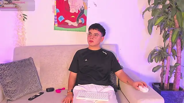 Young Ben online show from November 26, 9:48 pm