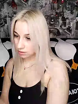 HoneyNelly online show from March 14, 11:00 pm