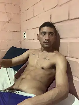 Snapshot of dotado22cmpoa chatting on January 15, 10:57 pm dotado22cmpoa online show from January 15, 10:57 pm