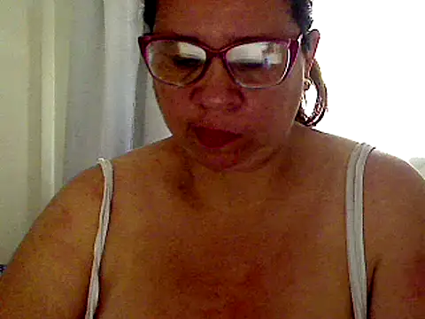 Snapshot of luciana69hot chatting on February 24, 4:26 pm luciana69hot online show from February 24, 4:26 pm