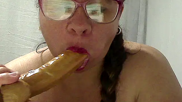 Snapshot of luciana69hot chatting on September 23, 3:52 pm luciana69hot online show from September 23, 3:52 pm