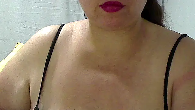 Snapshot of luciana69hot chatting on October 29, 4:06 pm luciana69hot online show from October 29, 4:06 pm