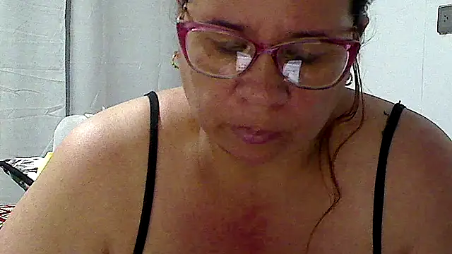 luciana69hot online show from March 28, 10:33 pm