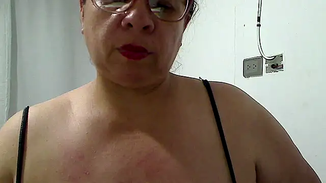 Snapshot of luciana69hot chatting on June 25, 10:26 pm luciana69hot online show from June 25, 10:26 pm