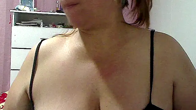 Snapshot of luciana69hot chatting on January 18, 5:38 pm luciana69hot online show from January 18, 5:38 pm