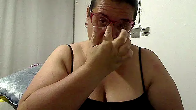 luciana69hot online show from June 3, 11:20 pm
