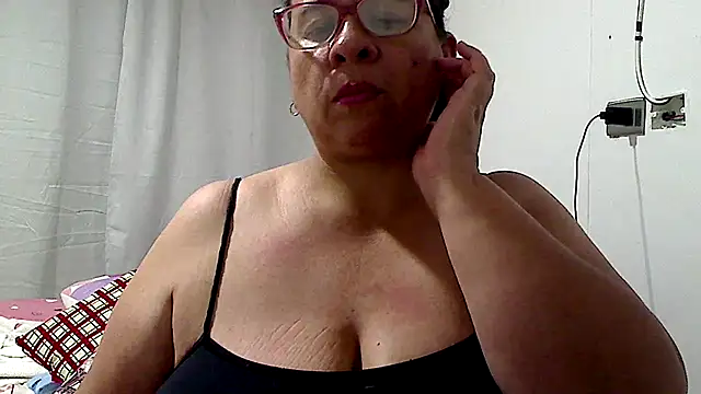 luciana69hot online show from May 30, 2:40 am