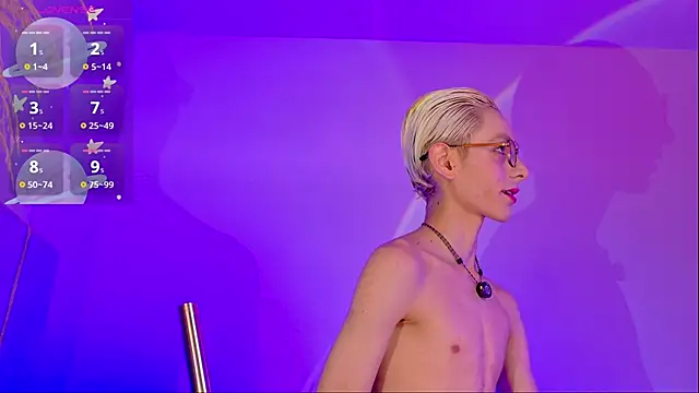 liiamluna  online show from February 19, 9:28 am