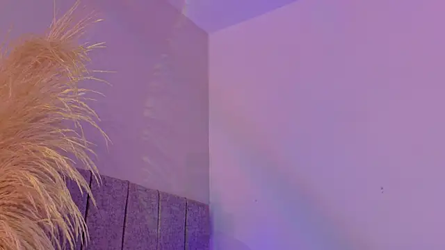 liiamluna  online show from February 23, 9:43 am