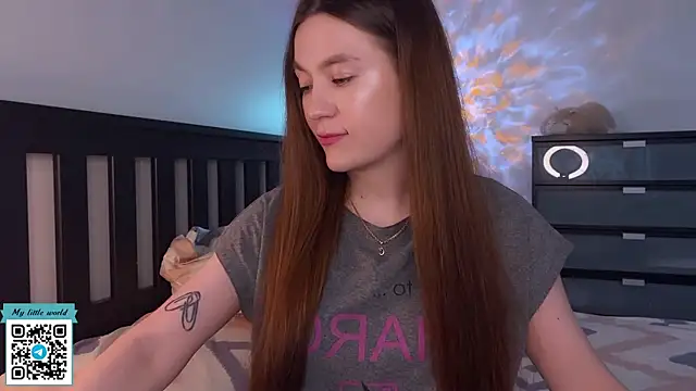 Snapshot of mia_here chatting on September 10, 10:36 am mia here online show from September 10, 10:36 am