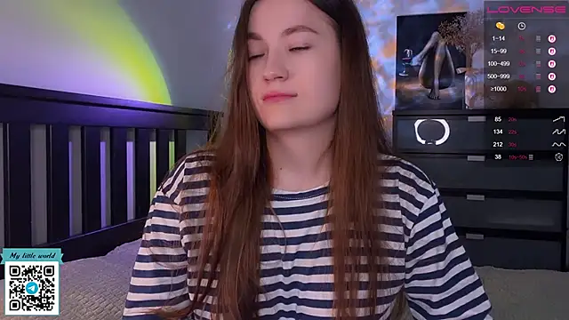 Snapshot of mia_here chatting on October 14, 12:55 am mia here online show from October 14, 12:55 am
