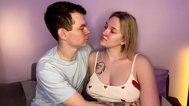 julielourens online show from February 8, 8:34 am