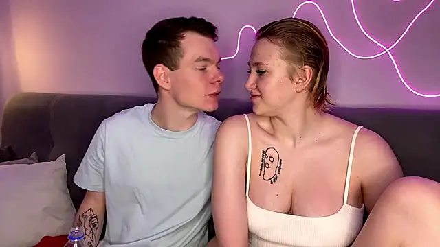 julielourens online show from October 6, 8:15 am