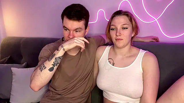 julielourens online show from October 11, 8:15 am