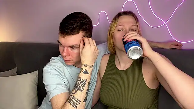 julielourens online show from November 9, 8:07 am