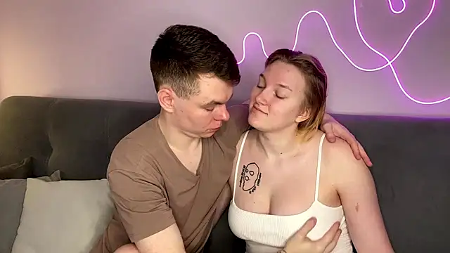 julielourens online show from November 4, 8:07 am