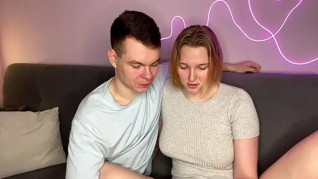 julielourens online show from November 10, 8:41 am