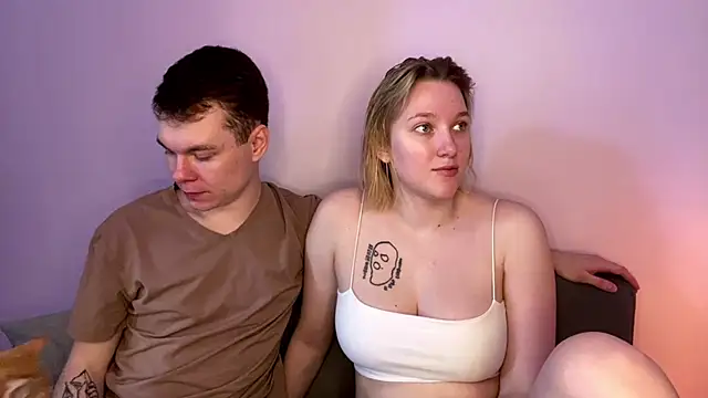 julielourens online show from March 29, 7:10 am