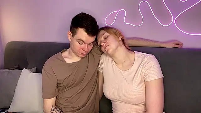 julielourens online show from November 21, 8:13 am