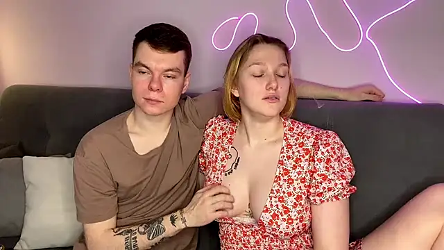 julielourens online show from November 18, 8:17 am