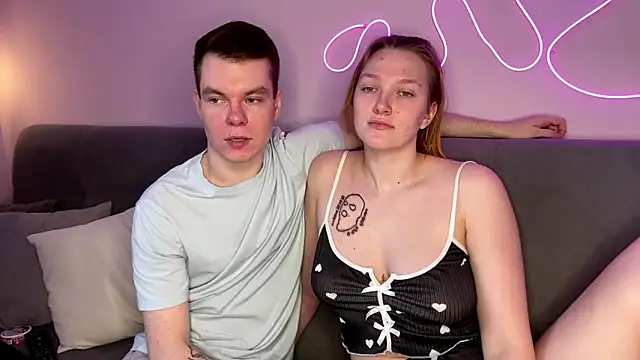 julielourens online show from November 29, 8:25 am