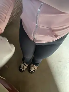 Snapshot of chenyu0308 chatting on December 3, 2:45 am chenyu0308 online show from December 3, 2:45 am