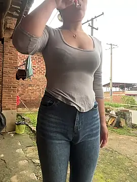 chenyu0308 online show from April 4, 12:06 am