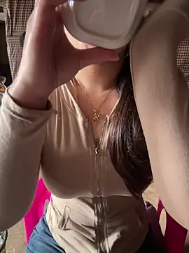 chenyu0308 online show from April 2, 7:04 am