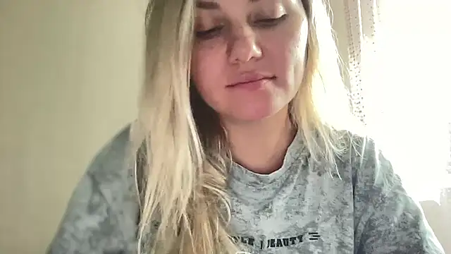 Snapshot of MonicaSweett chatting on October 11, 10:38 am MonicaSweett online show from October 11, 10:38 am