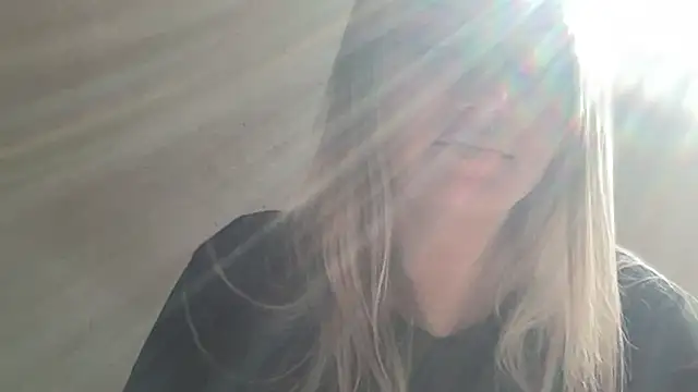 Snapshot of MonicaSweett chatting on October 2, 8:40 am MonicaSweett online show from October 2, 8:40 am