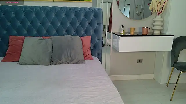 SiennaPierce online show from March 13, 5:23 am