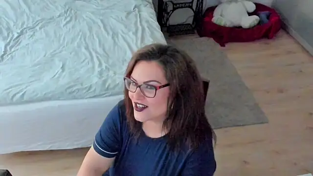 Squirt Kimm online show from November 12, 9:02 am