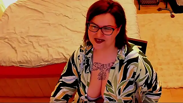 Squirt Kimm online show from April 5, 7:53 pm