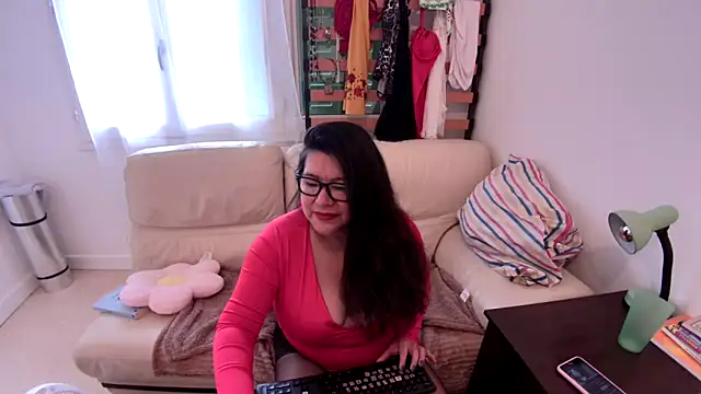 salome2025 online show from March 28, 1:23 pm