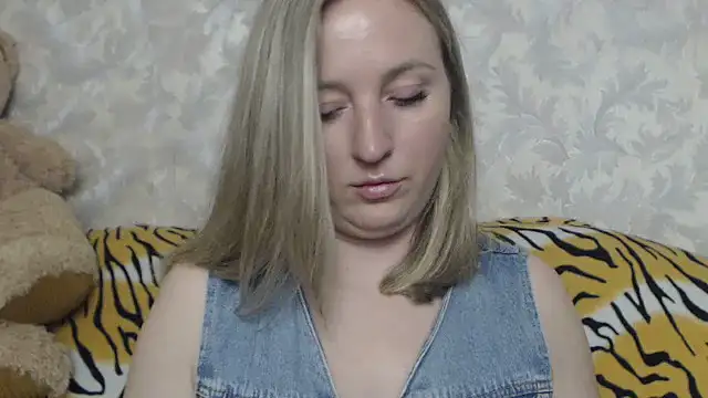 hotsteacher online show from June 25, 9:31 pm