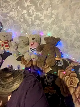 Snapshot of hotsteacher chatting on December 16, 1:10 am hotsteacher online show from December 16, 1:10 am