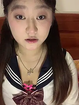 xialuo25 online show from April 9, 12:00 pm