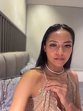 im-isabella online show from April 18, 2:25 am