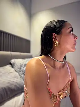 im-isabella online show from April 18, 3:36 pm