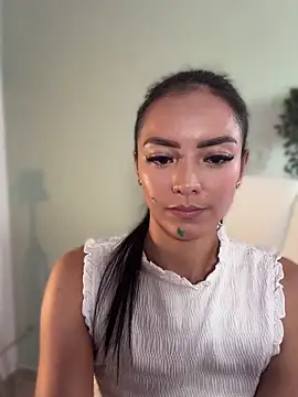 im-isabella online show from June 2, 7:36 pm