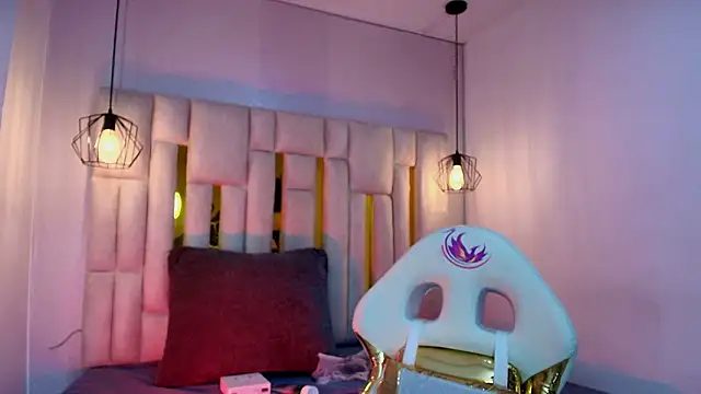 viollettaa  online show from March 12, 6:23 pm