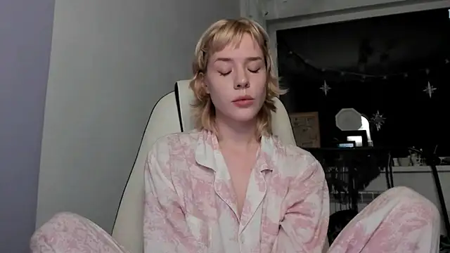 Snapshot of _CuteAsFuck_ chatting on October 4, 2:29 pm  CuteAsFuck  online show from October 4, 2:29 pm