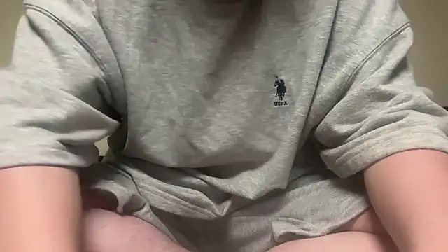 Snapshot of Yuta20002 chatting on November 11, 5:08 pm Yuta20002 online show from November 11, 5:08 pm