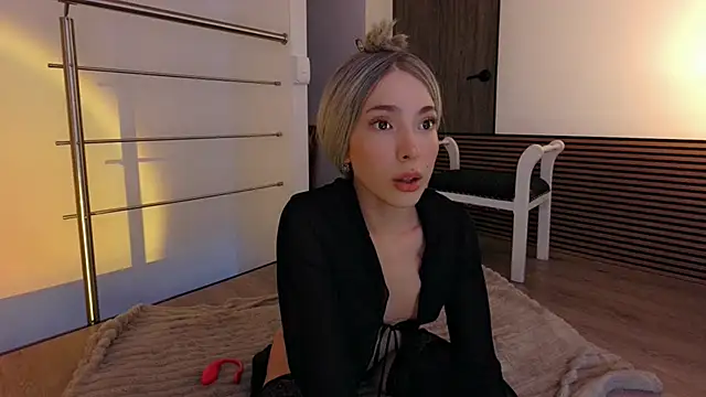 Lili Cherry online show from February 18, 11:01 pm