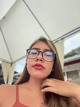 sara calderon online show from October 14, 1:23 pm