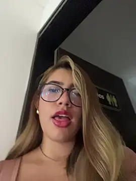 sara calderon online show from November 5, 1:25 pm